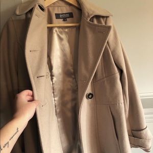Short trench coat